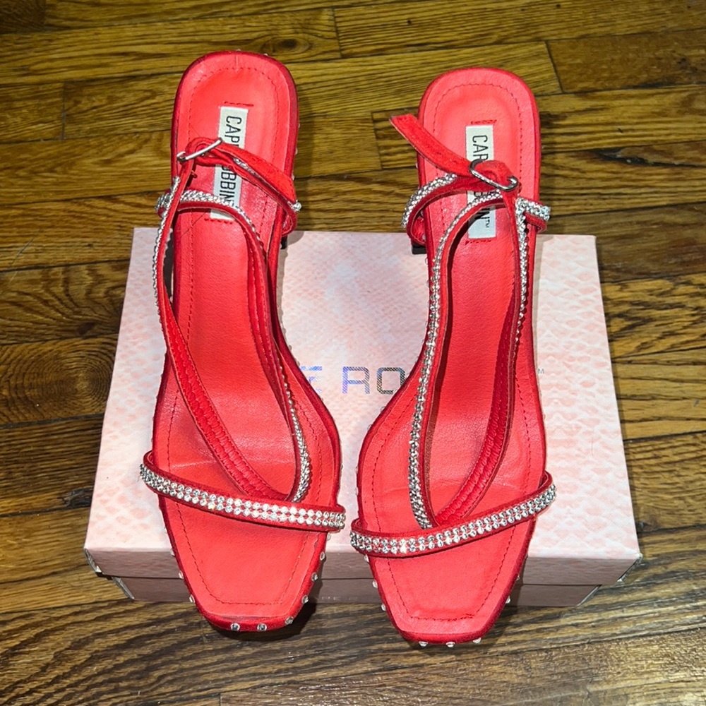 CAPE ROBBIN HOLLYWOOD RED US9